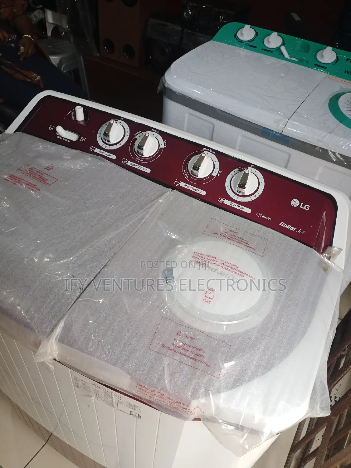 8kg Twin Top Manual LG Washing Machine With Roller Jet.