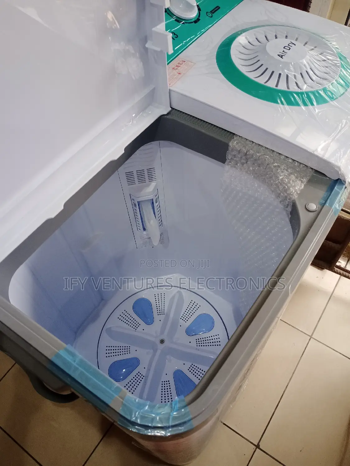 11kg Twin Top Manual Hisense Washing Machine.