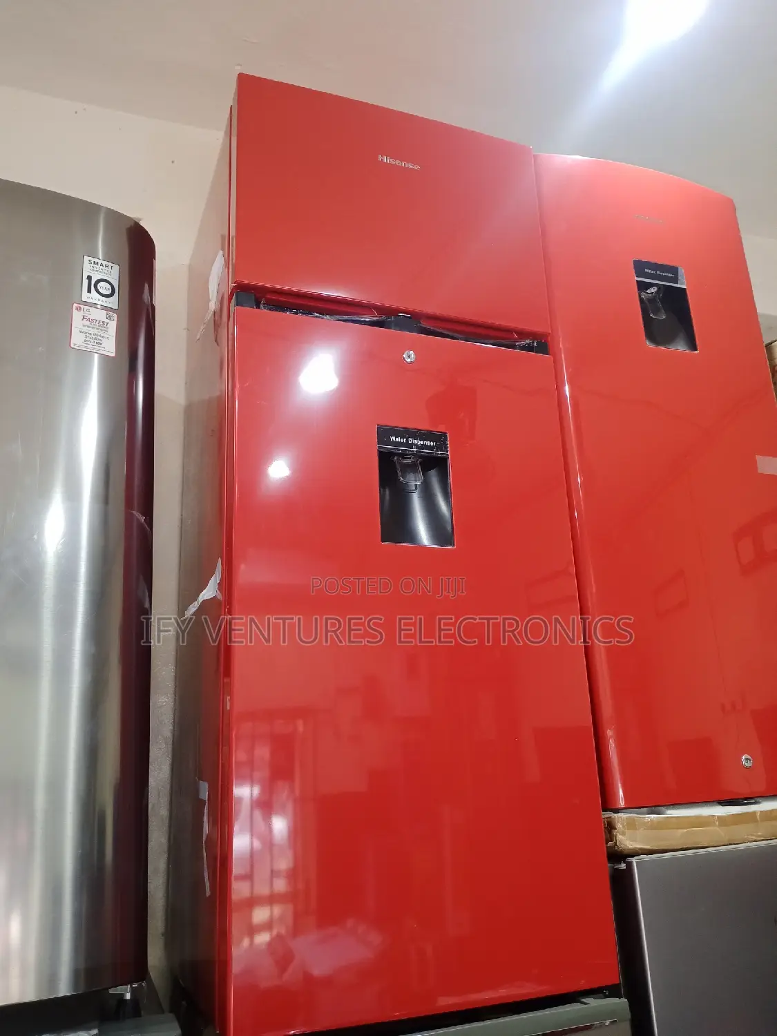 200 Litres Hisense Double Door Refrigerator With Dispenser.