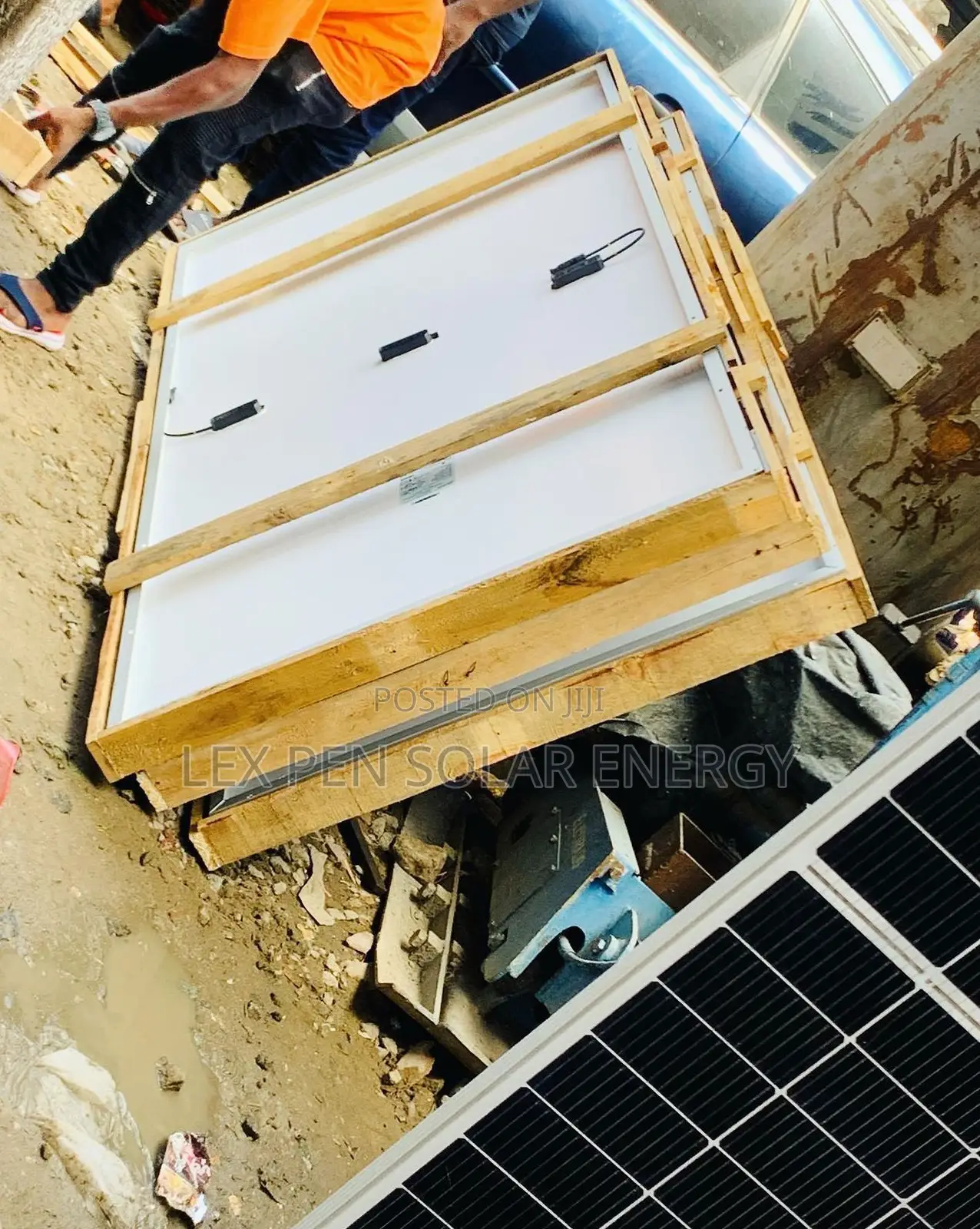 680watt 38v Jinko Network Solar Panel Available