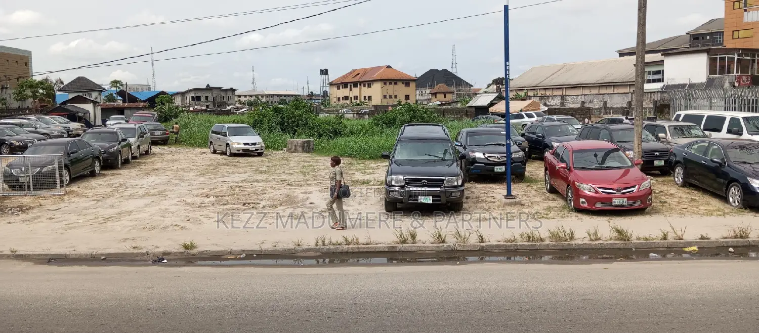 For Sale : Ten (10) Plots of Land at Stadium Road