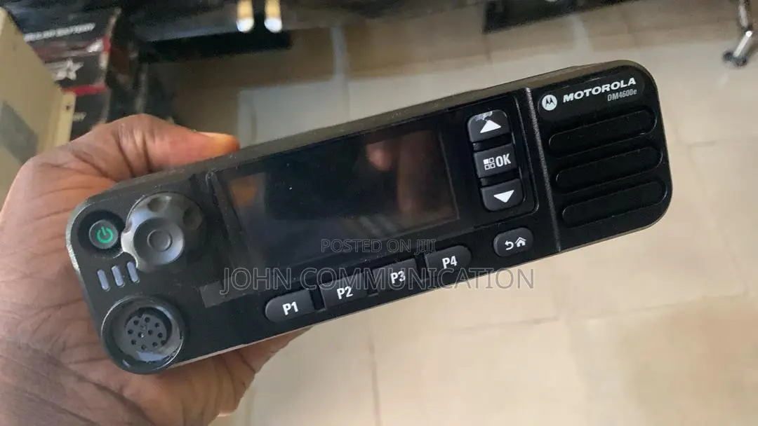 Motorola Dm4600e Uhf/VHF Digital Base Radio