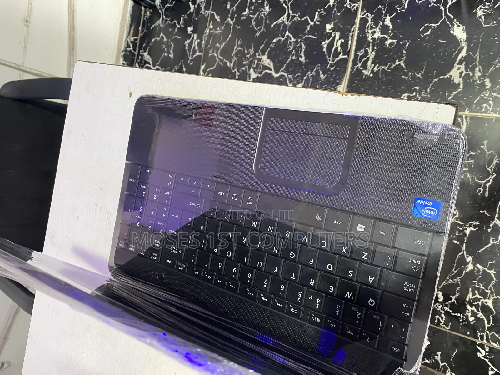 New Laptop Toshiba 8GB Intel HDD 320GB