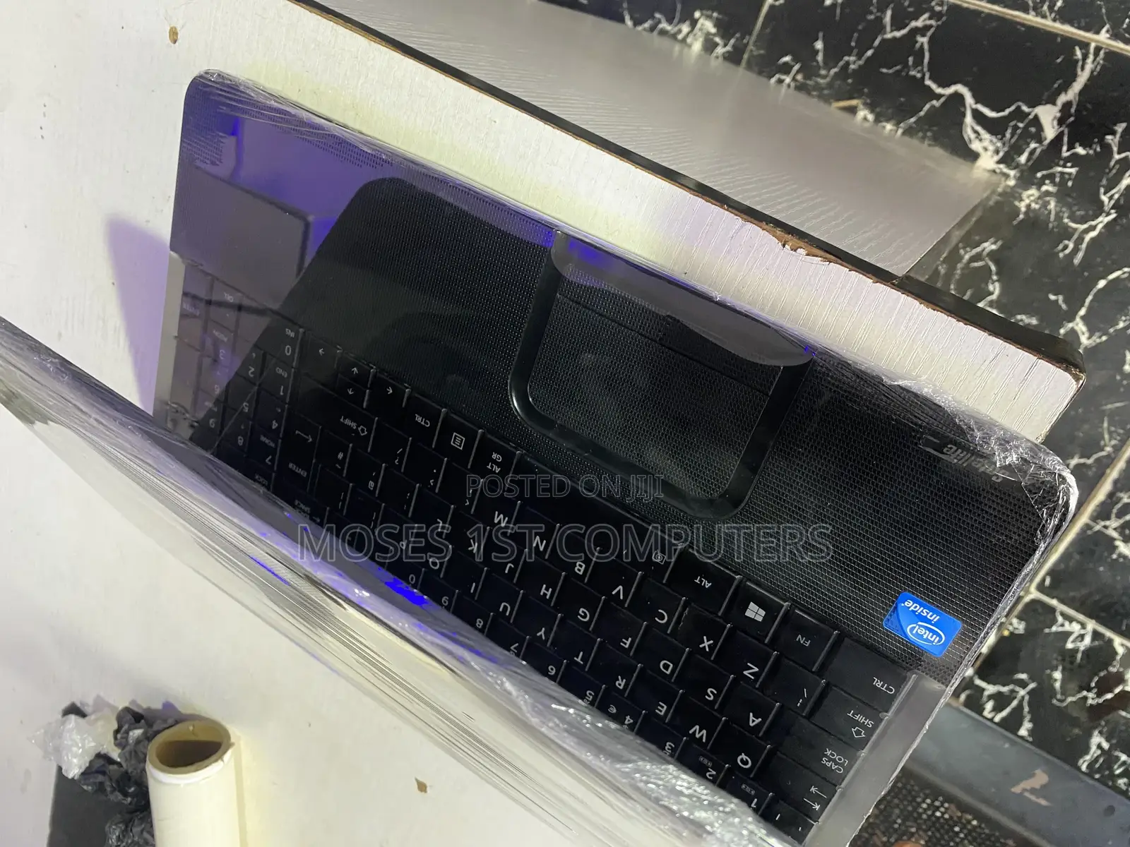New Laptop Toshiba 8GB Intel HDD 320GB