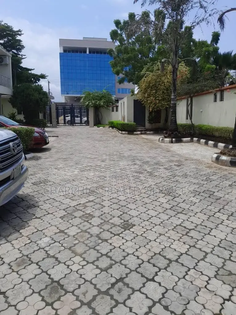4bdrm Duplex in Osborne Foreshore Estate for sale