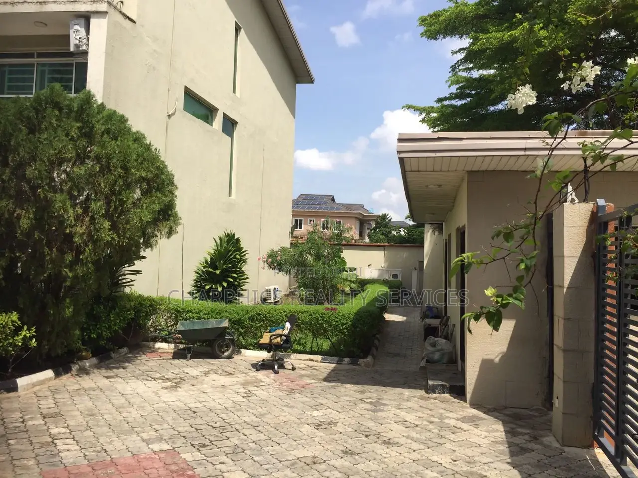 4bdrm Duplex in Osborne Foreshore Estate for sale