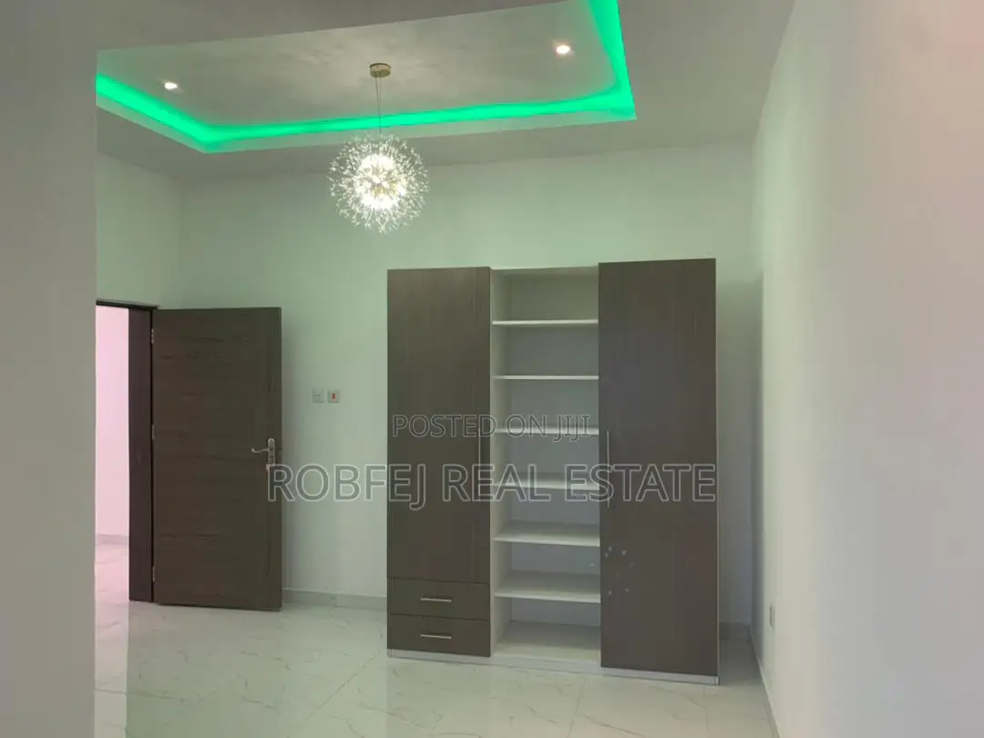 4bdrm Townhouse/Terrace in Jp Estate, Sangotedo for sale