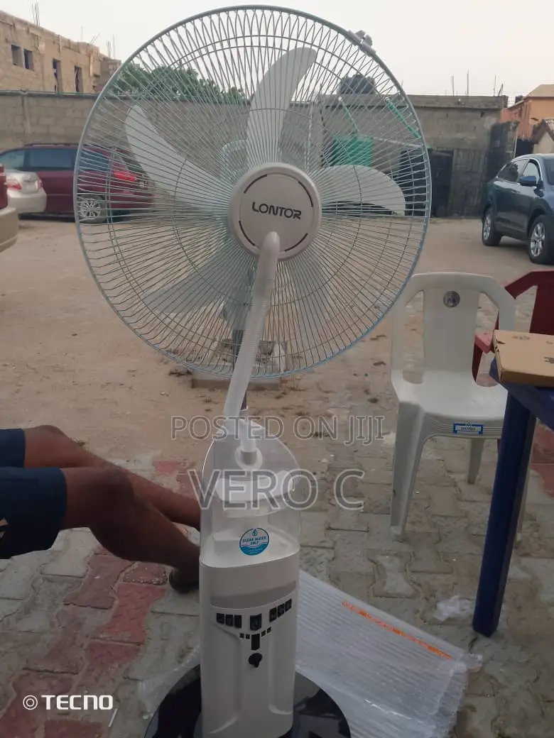 Lontor 18" Rechargeable Standing Fan With Water Mist.
