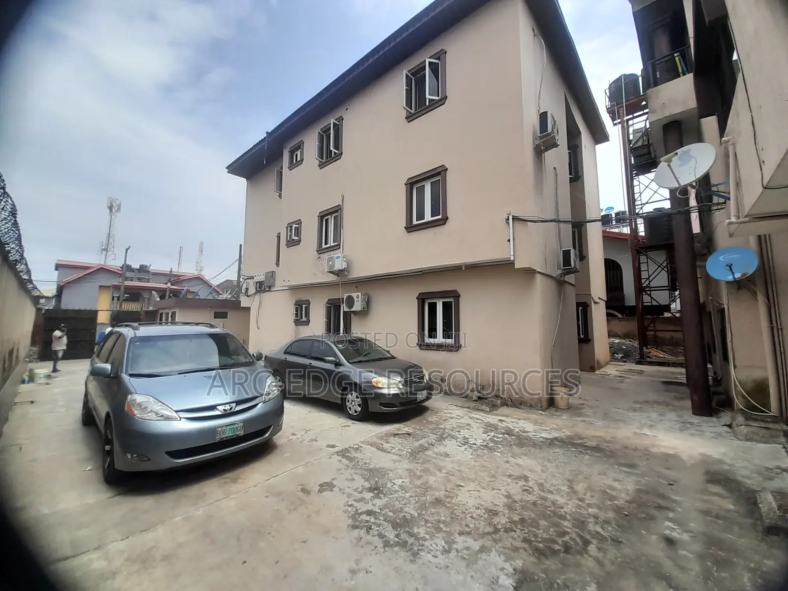 3bdrm Block of Flats in Apple Junction for sale