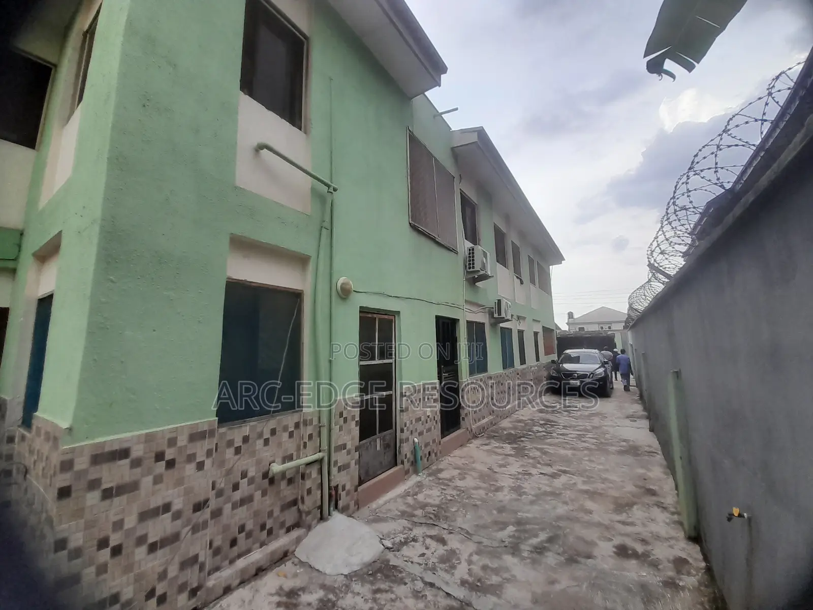 3bdrm Block of Flats in Ago Palace for sale