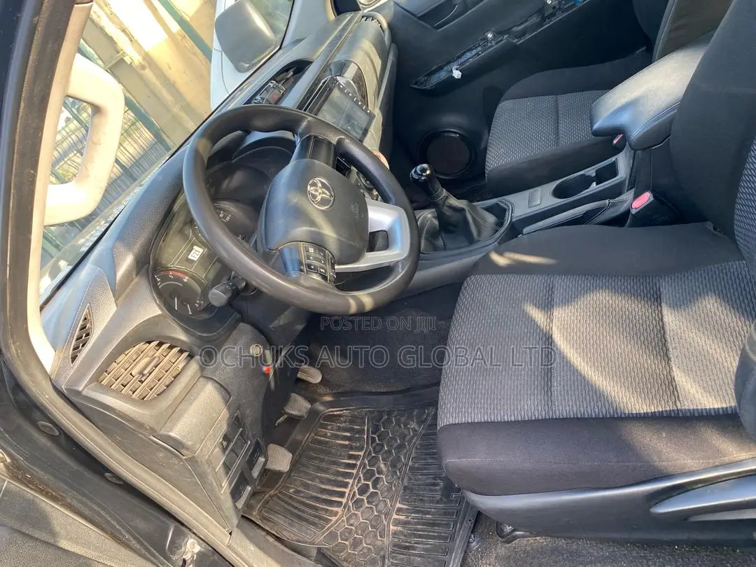 Toyota Hilux 2019 Black