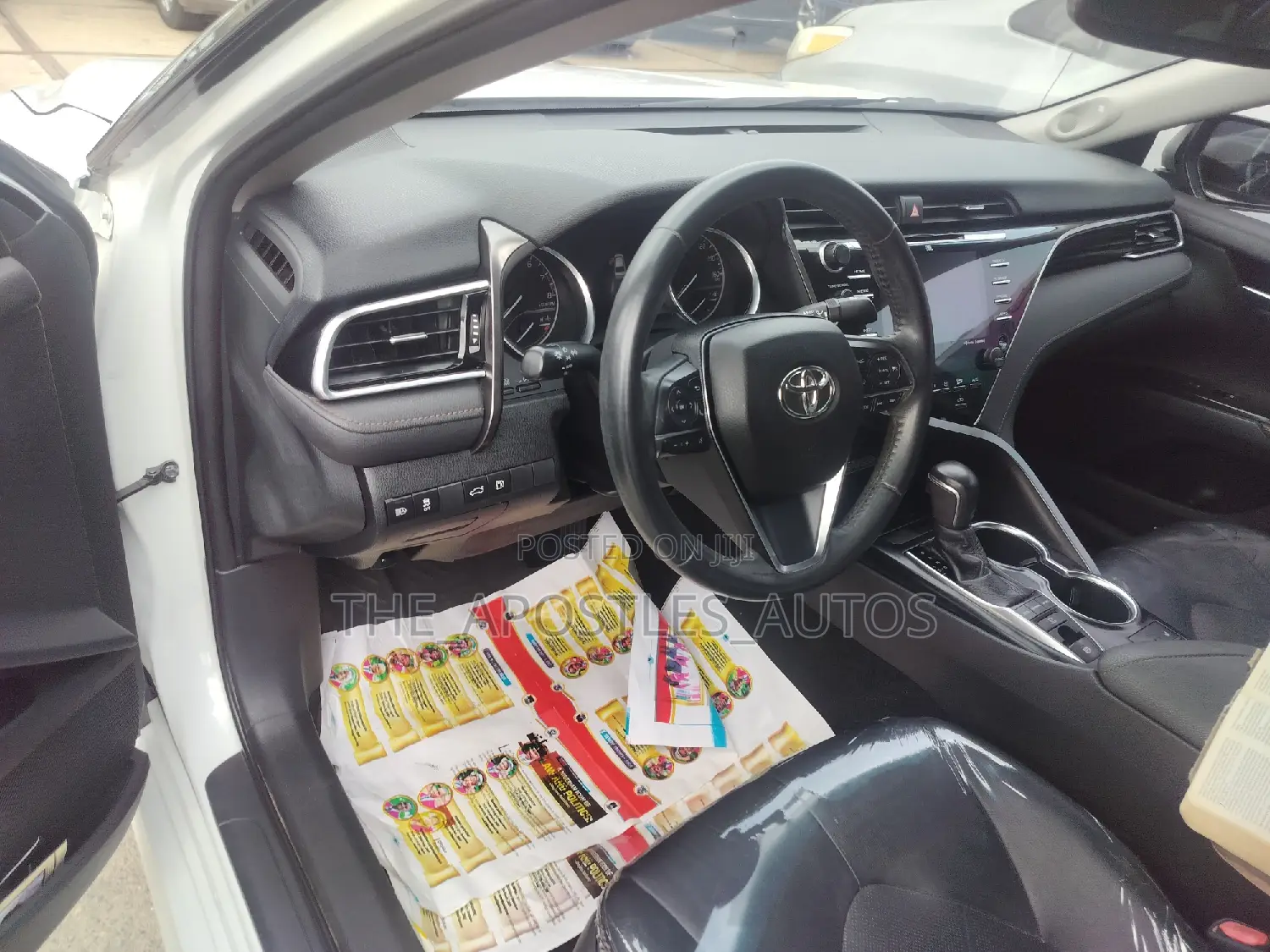 Toyota Camry XLE (2.5L 4cyl 8A) 2019 White