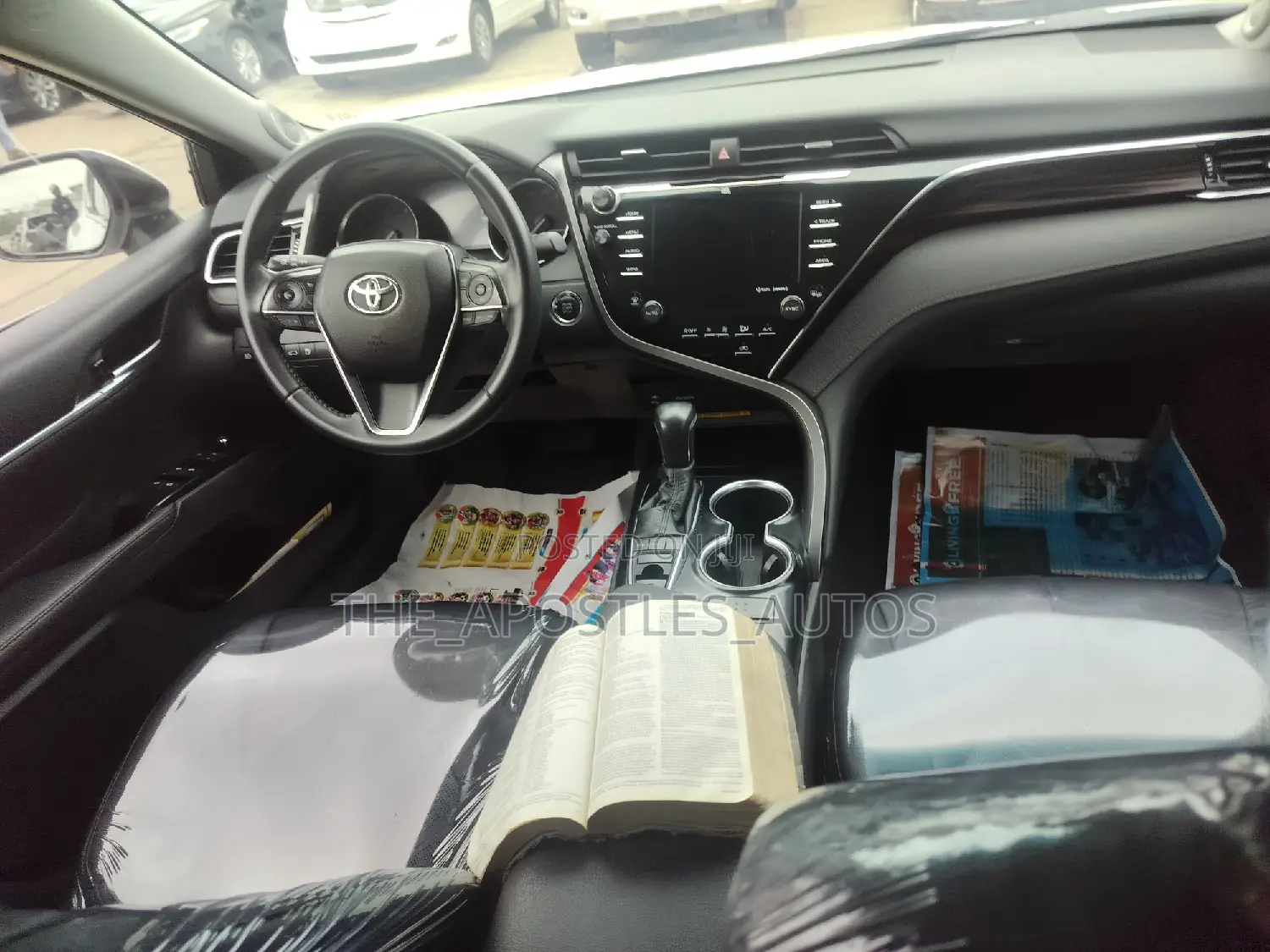 Toyota Camry XLE (2.5L 4cyl 8A) 2019 White