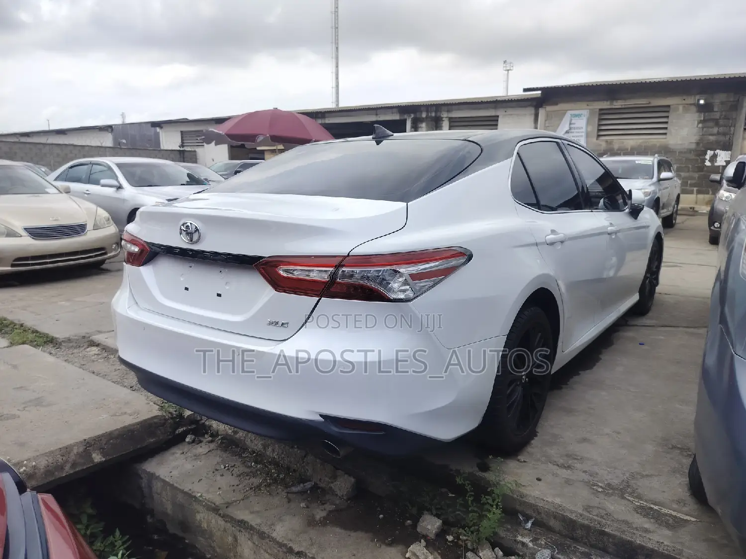 Toyota Camry XLE (2.5L 4cyl 8A) 2019 White