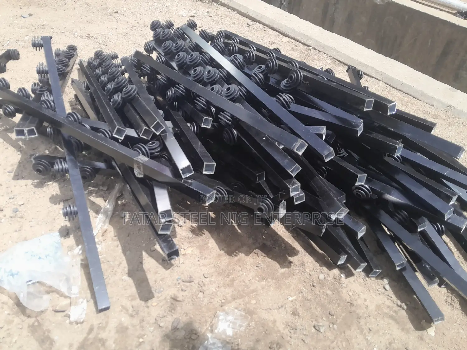 Electric Aluminium Black Poles