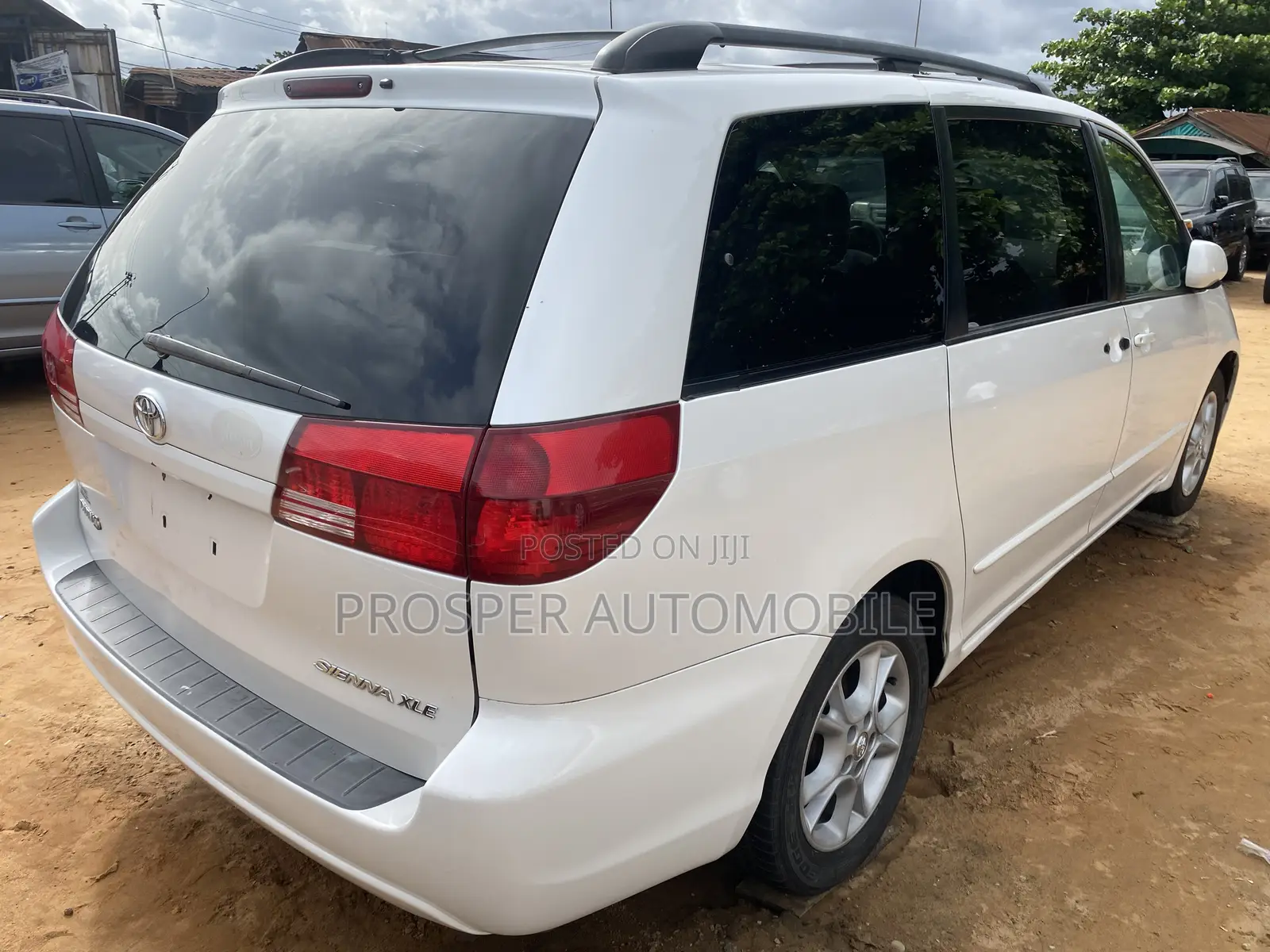 Toyota Sienna XLE AWD 2005 White