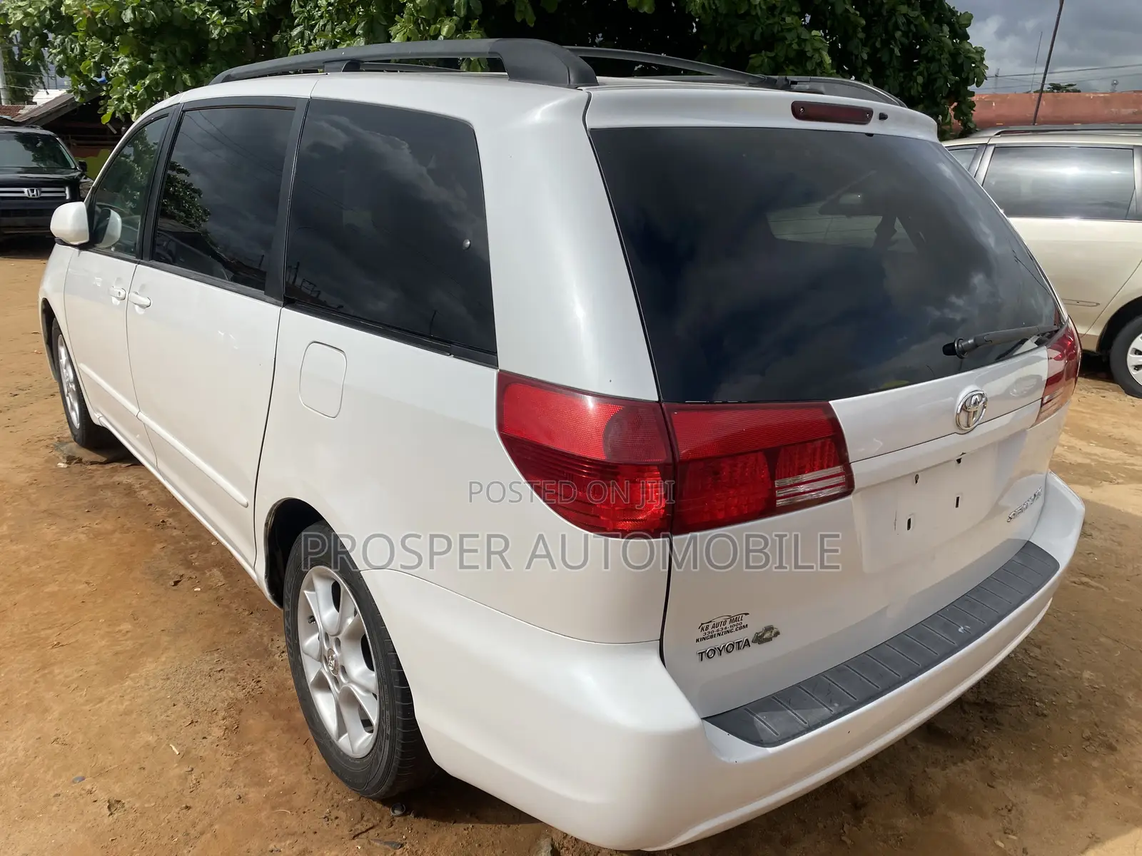 Toyota Sienna XLE AWD 2005 White