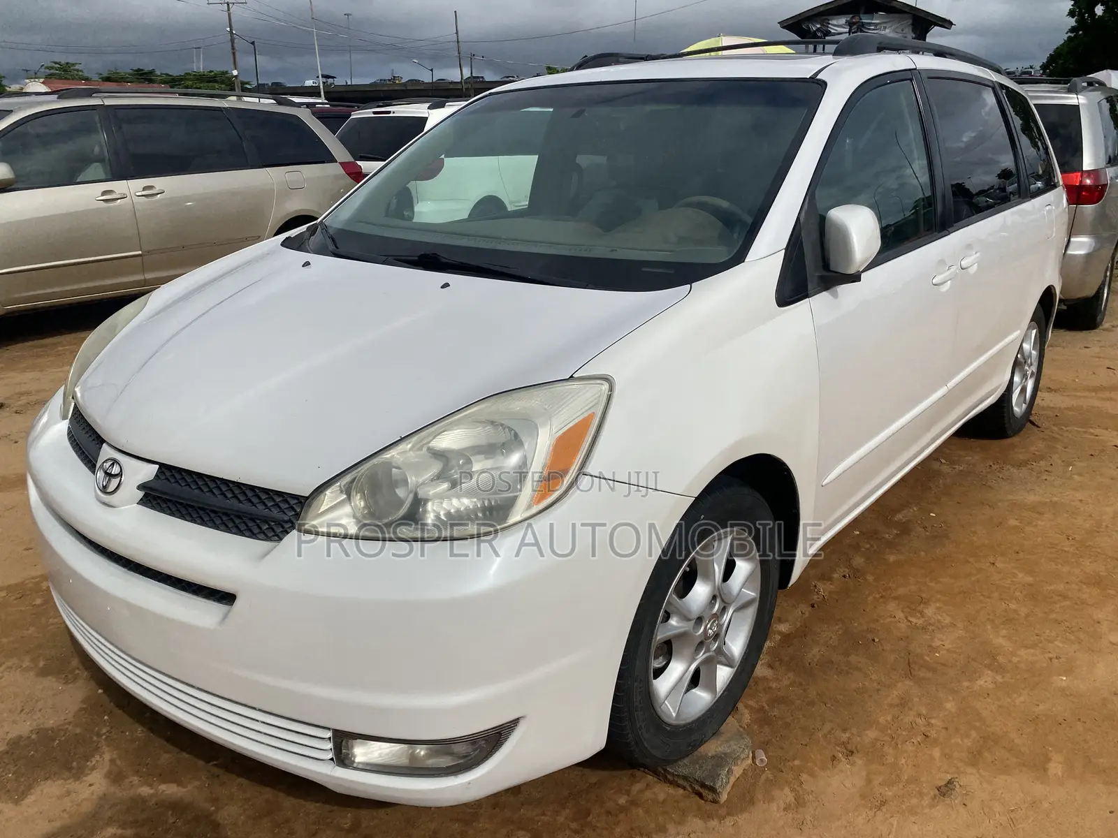Toyota Sienna XLE AWD 2005 White