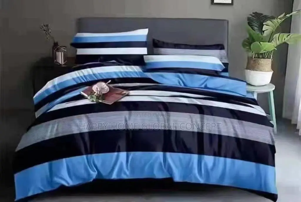 6 by 7 Bedspread With 4 Pillowcases and Duvet