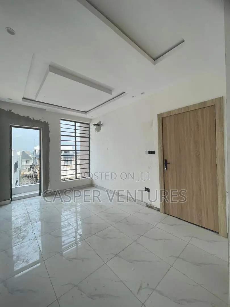 2bdrm Block of Flats in Ologolo for sale