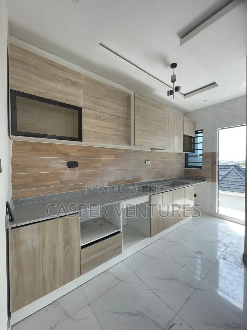 2bdrm Block of Flats in Ologolo for sale