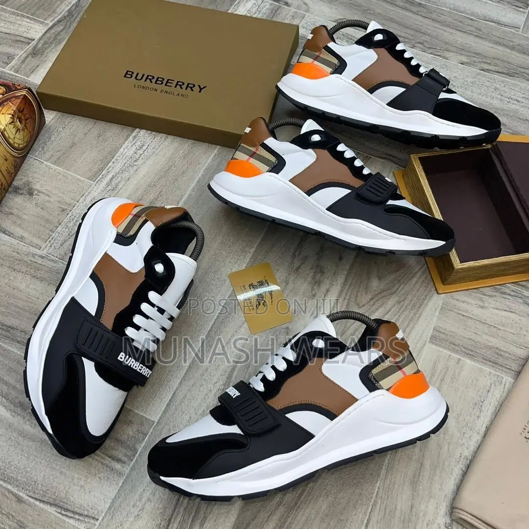 Burberry London Sneakersss's