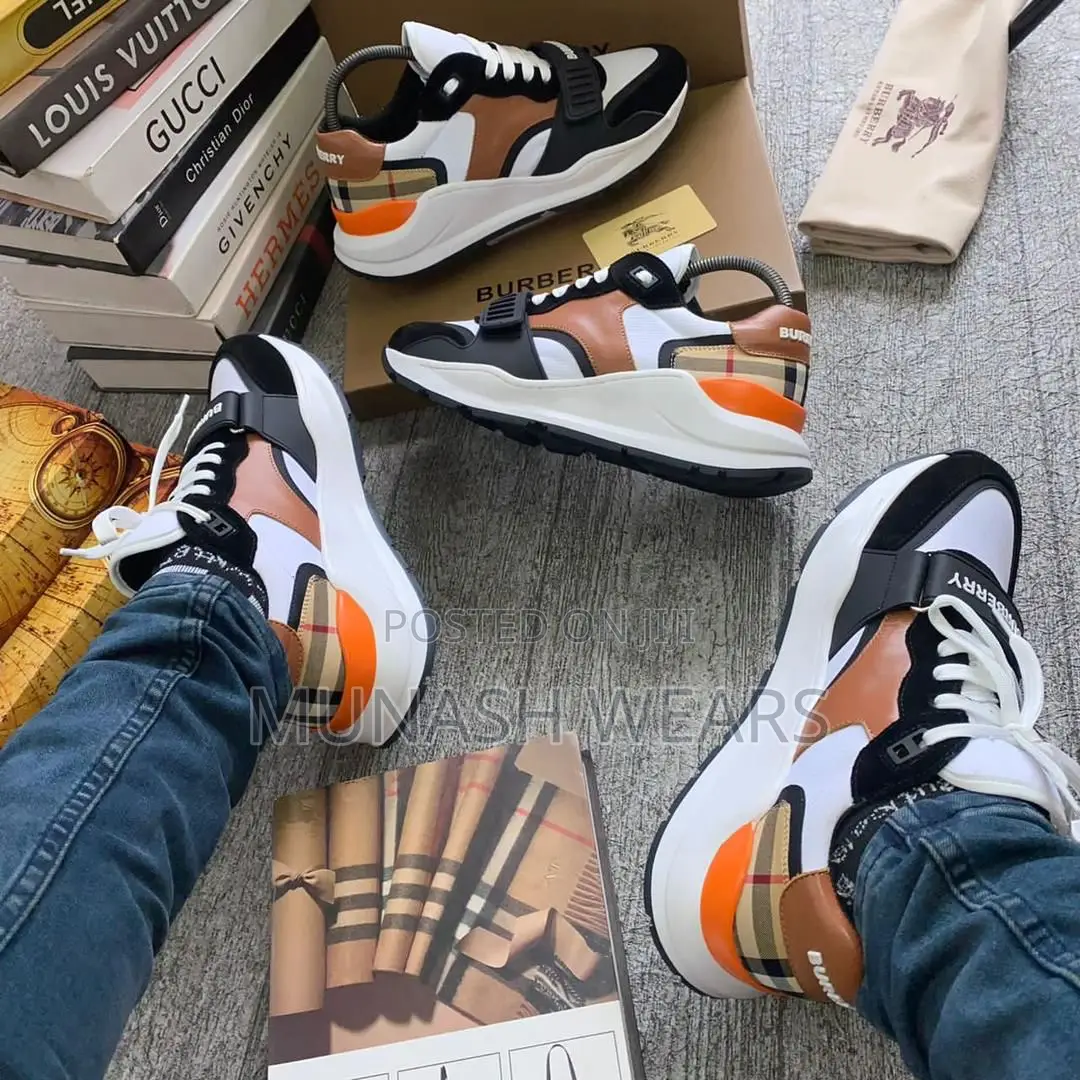 Burberry London Sneakersss's