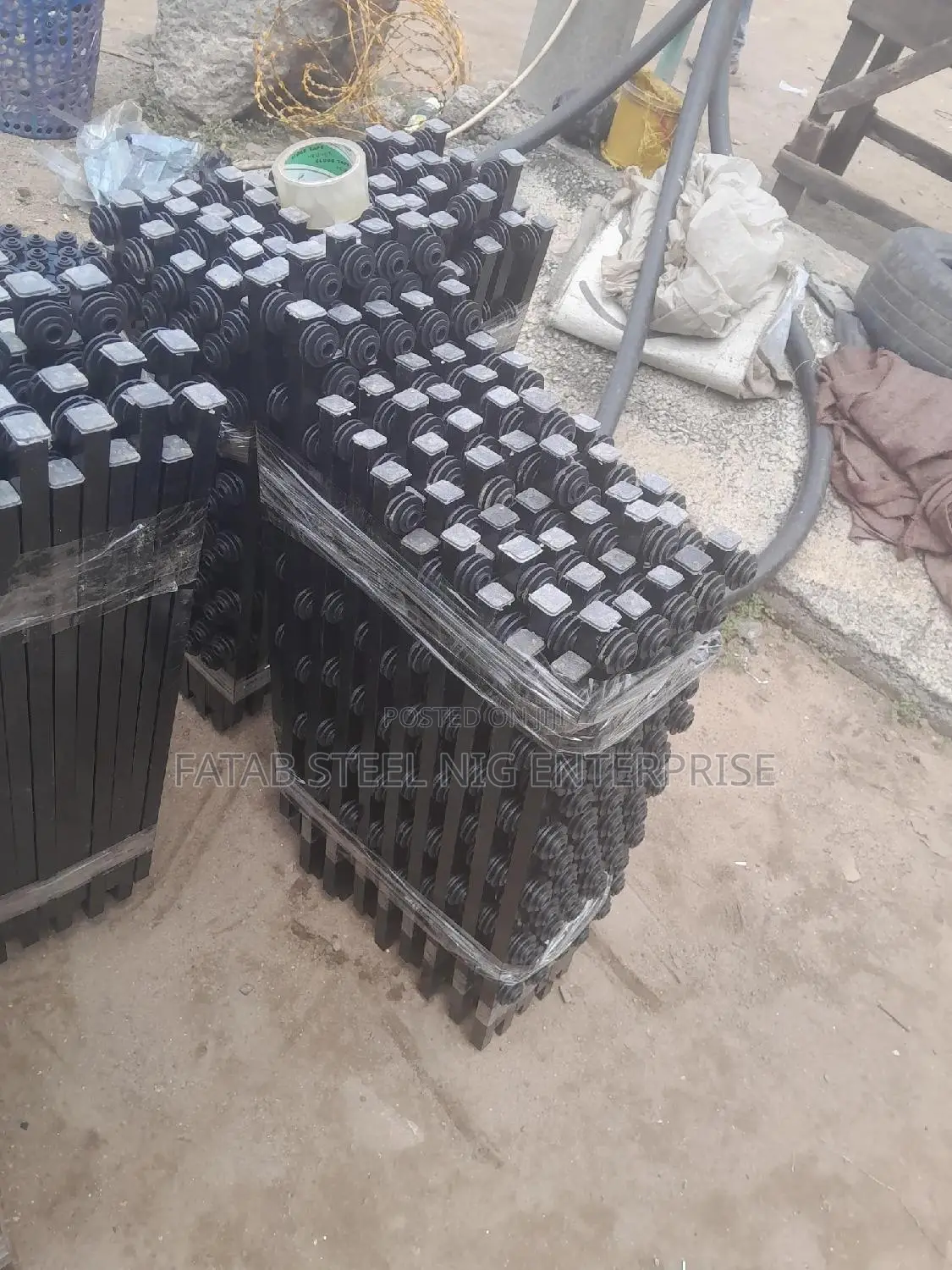 Electric Aluminium Black Poles