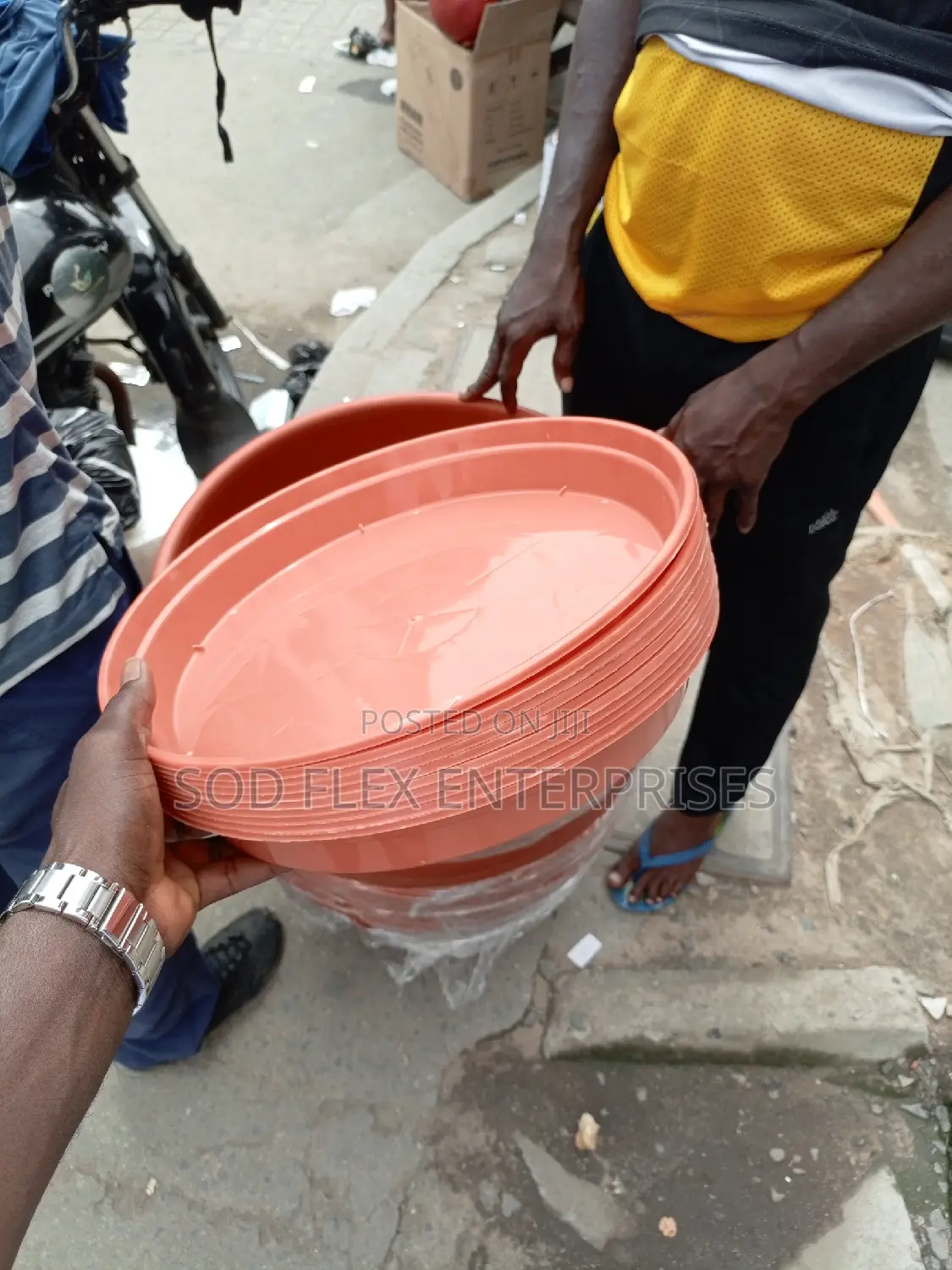 Biggest Round Pot With Tray