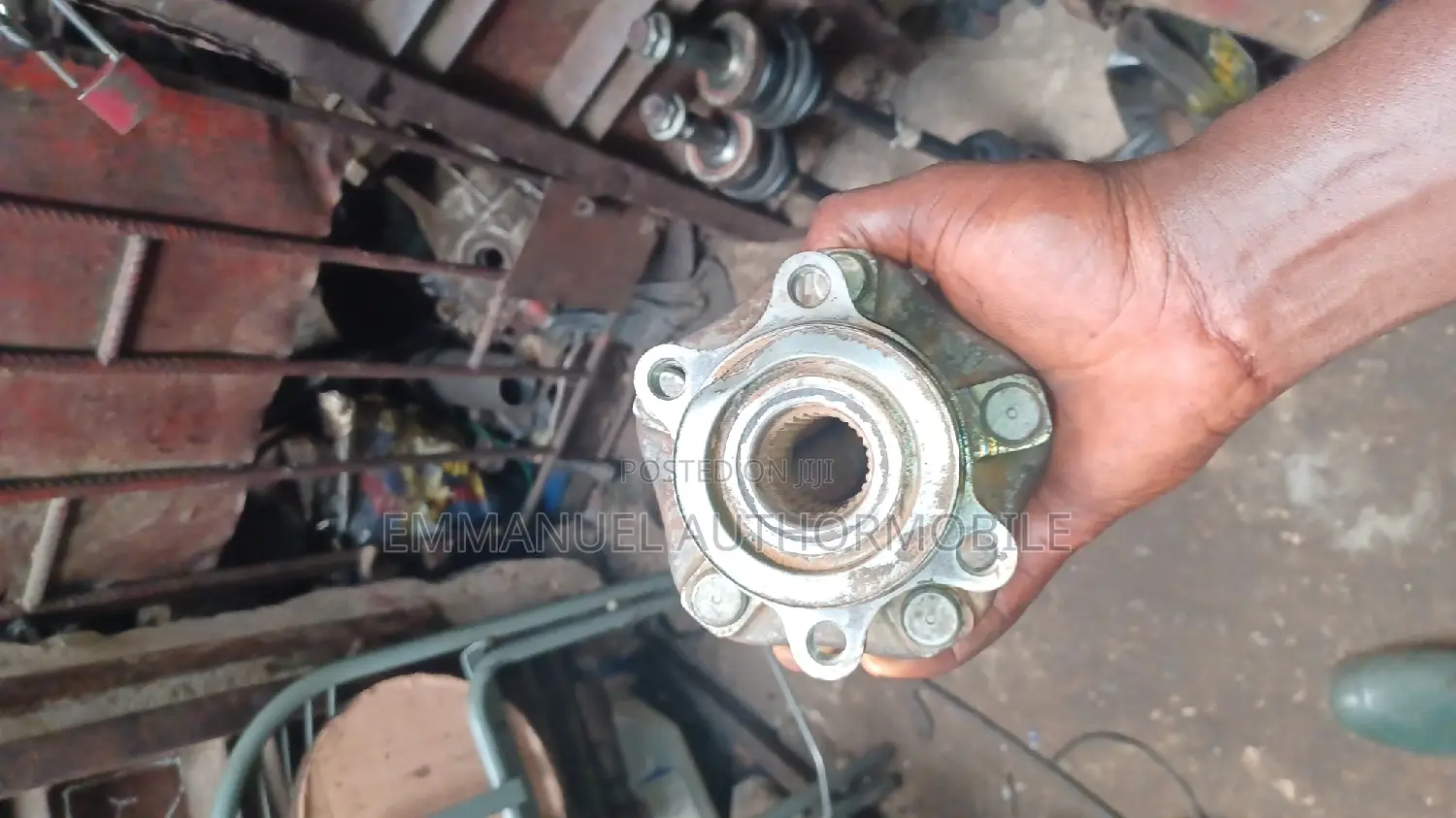 Front Hub Nissan Rogue 2008 2015