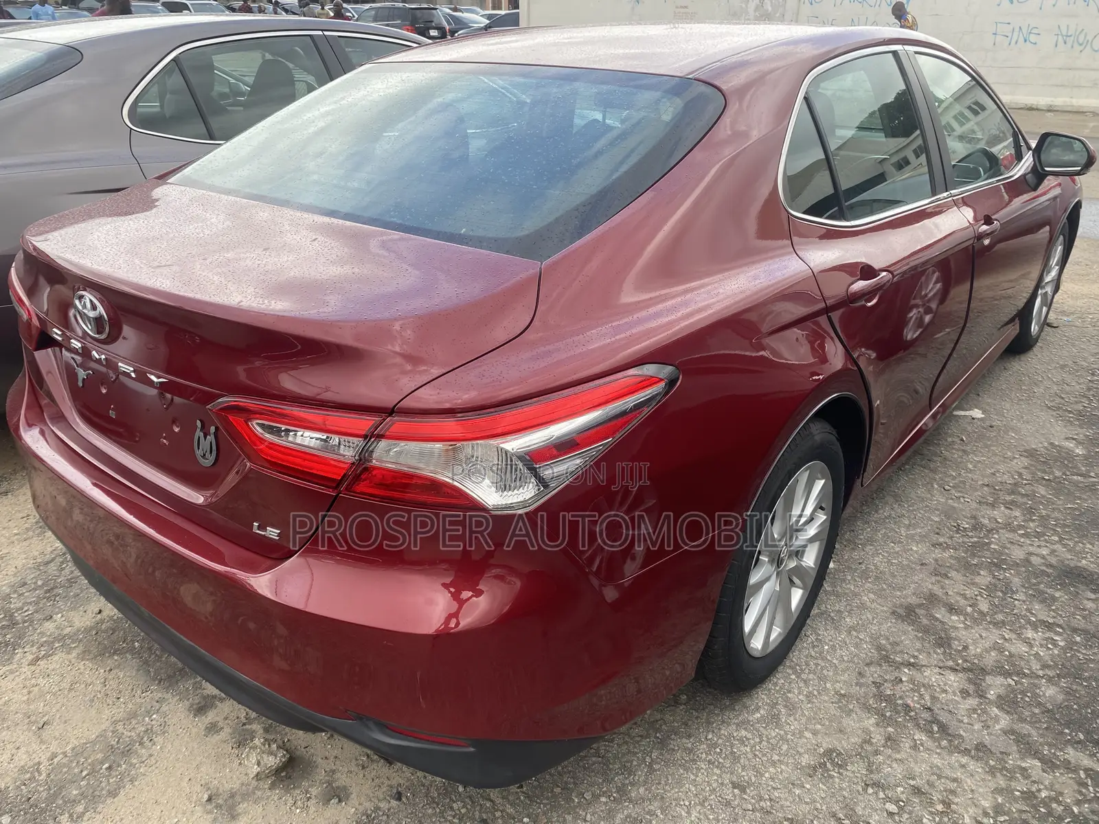 Toyota Camry LE FWD (2.5L 4cyl 8AM) 2018 Red