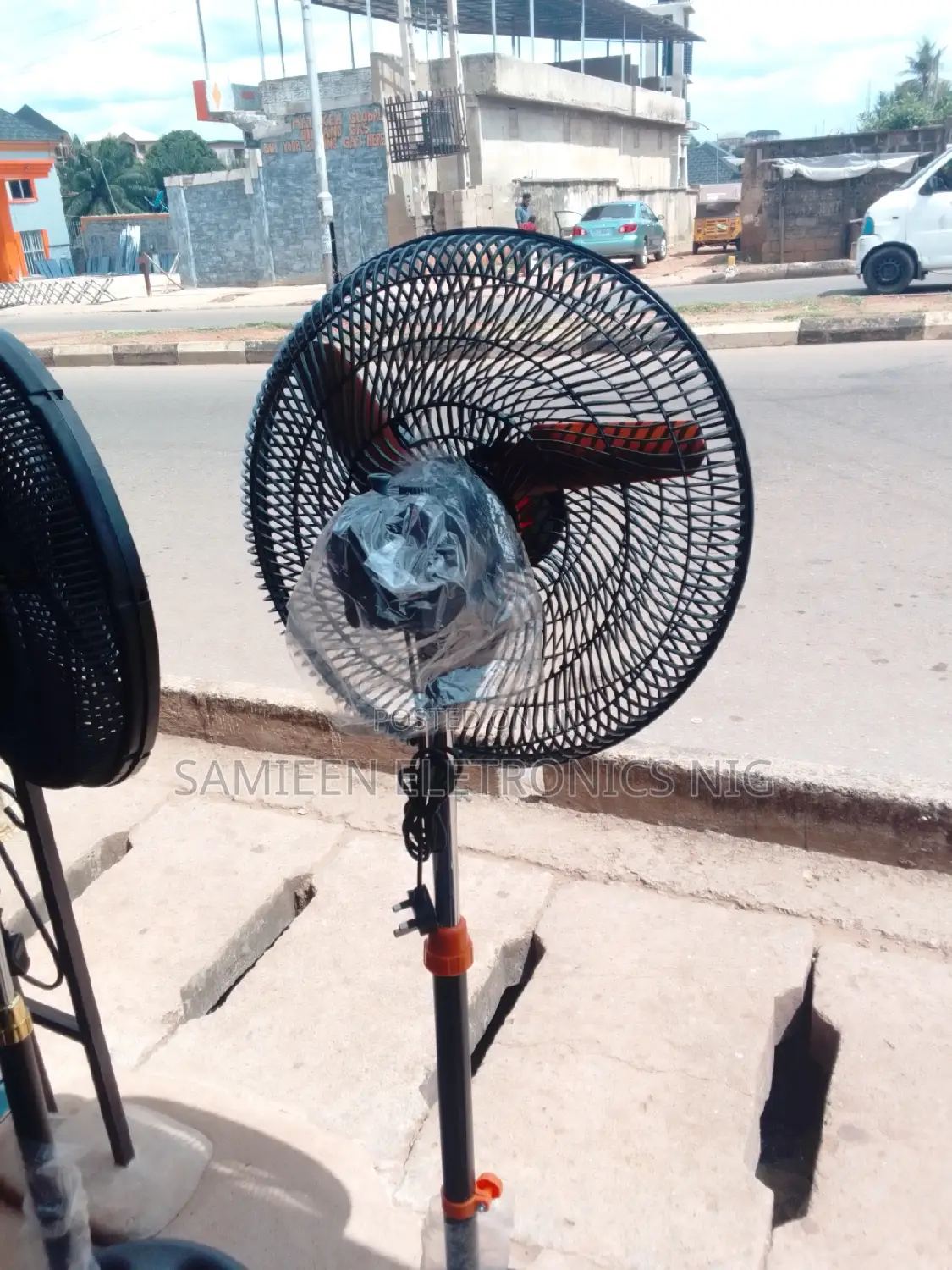 Brand New Best Buy Standing Fan 18inch With High Speed X