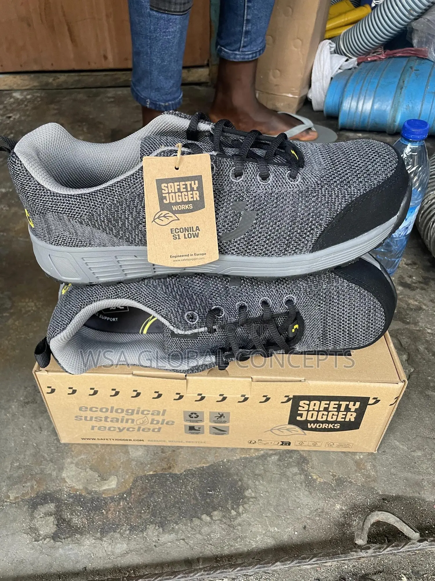 Econila Light Weight Safety Jogger Shoe