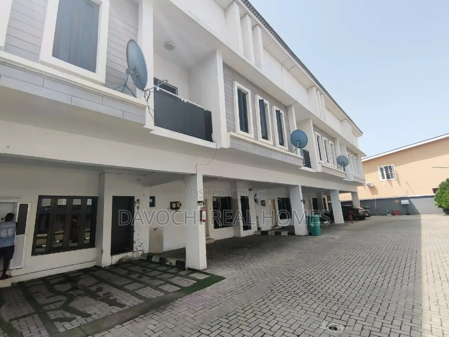 3bdrm Duplex in Orchid Road, Lekki for rent