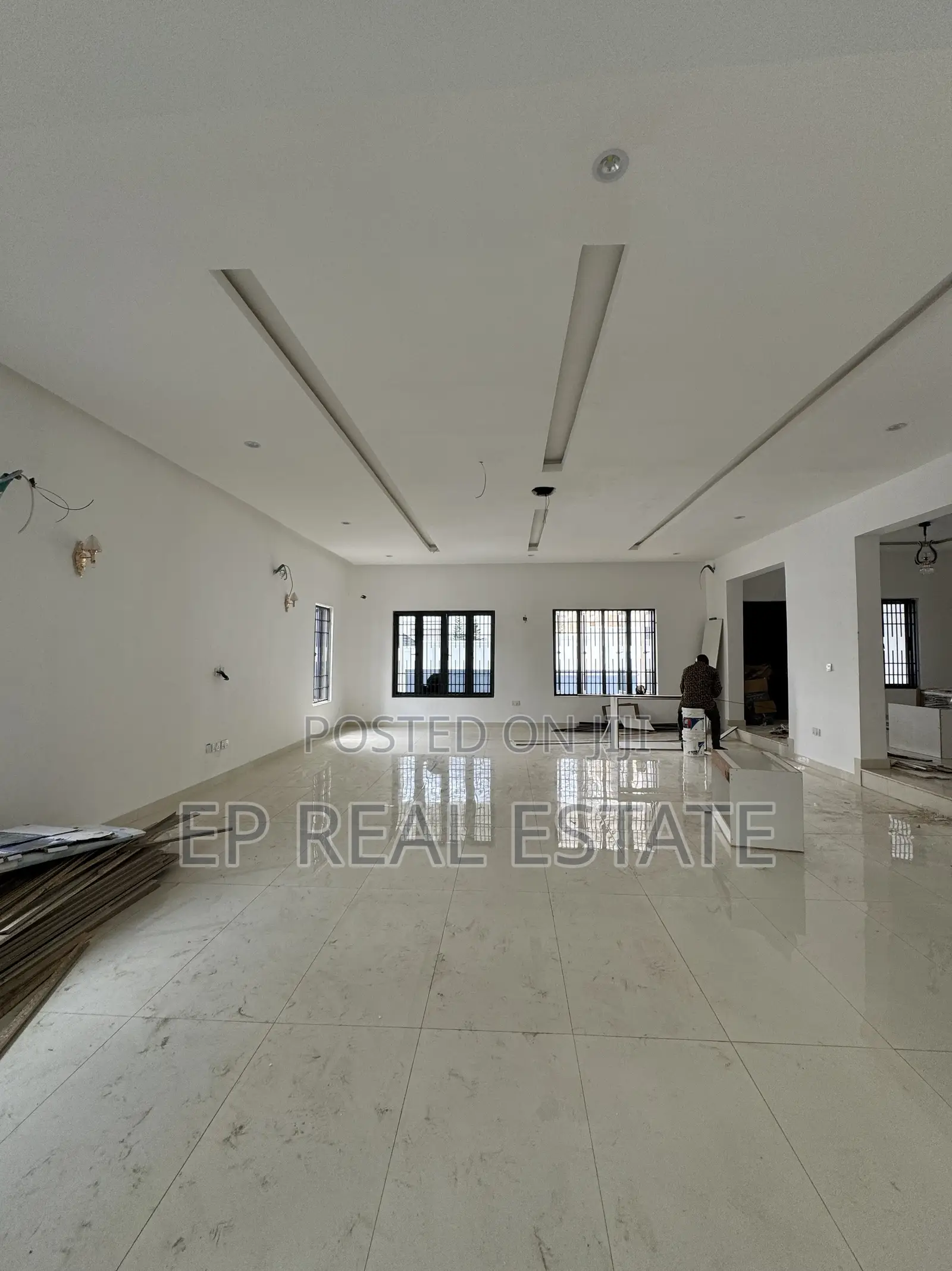 7bdrm Duplex in Guzape for sale