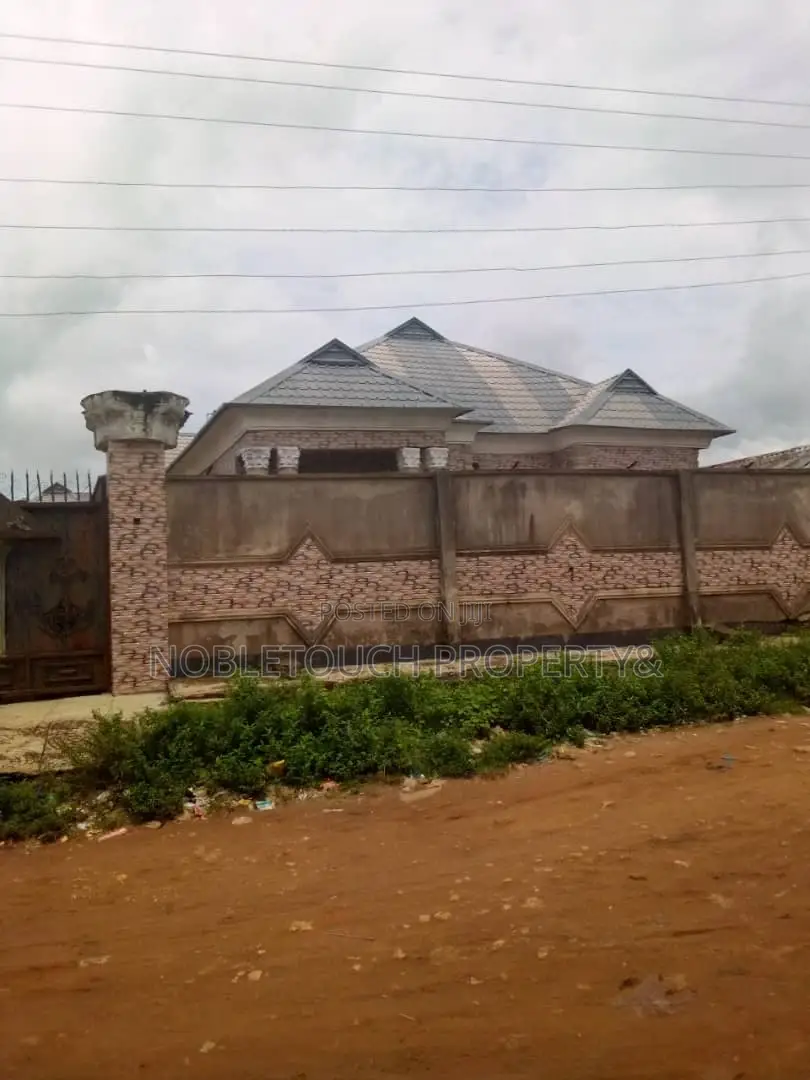 2bdrm Bungalow in Ijegun Ikotun Lagos for sale