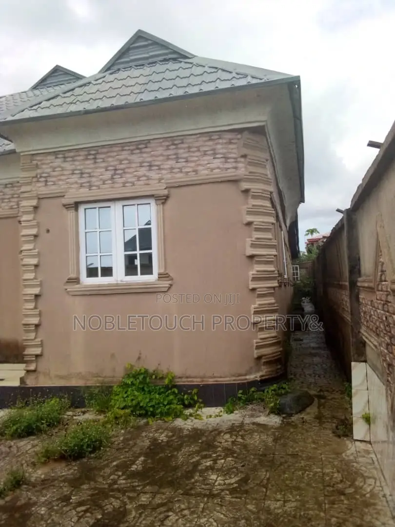 2bdrm Bungalow in Ijegun Ikotun Lagos for sale