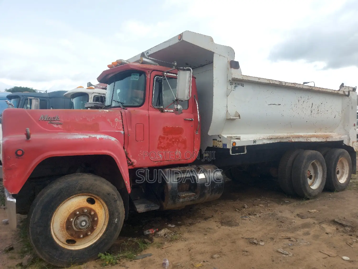 Foreign Used 24valve R Model MACK Ten Tyres Dump Truck Super