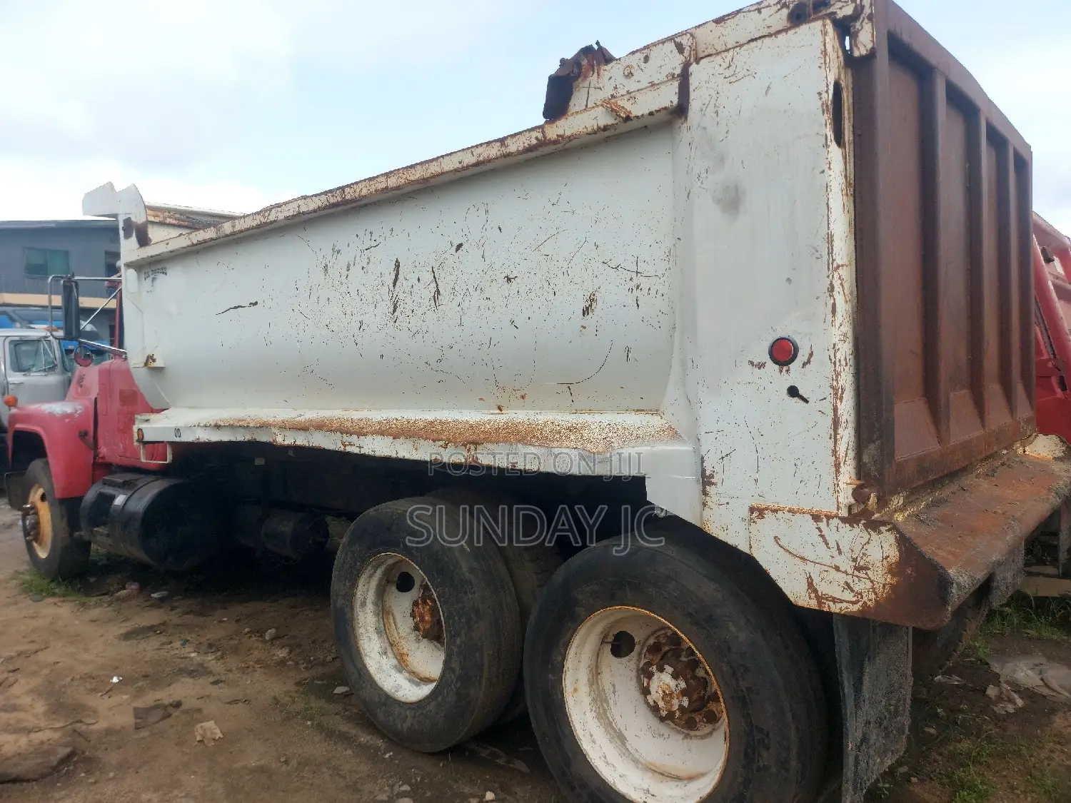 Foreign Used 24valve R Model MACK Ten Tyres Dump Truck Super
