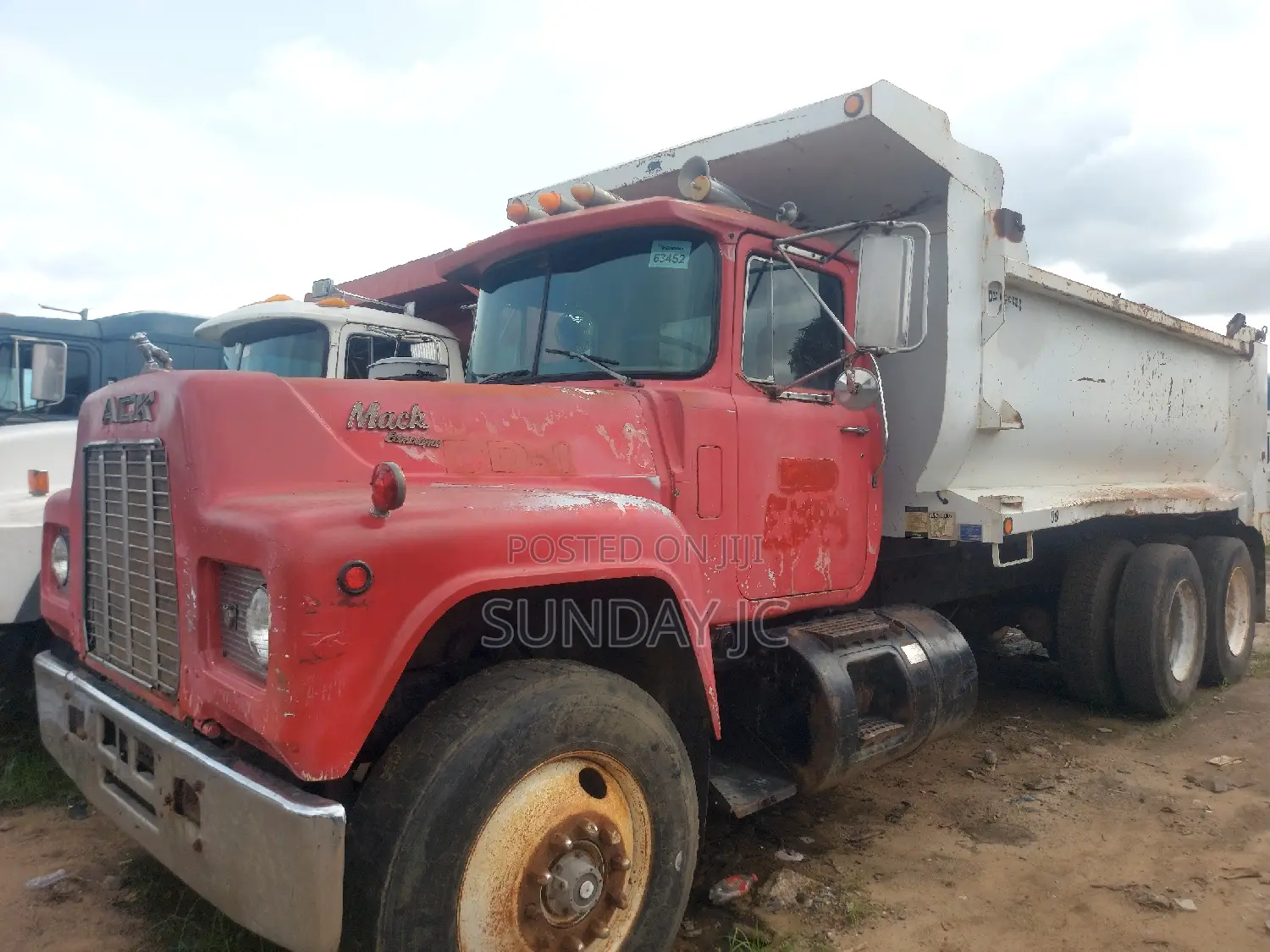 Foreign Used 24valve R Model MACK Ten Tyres Dump Truck Super