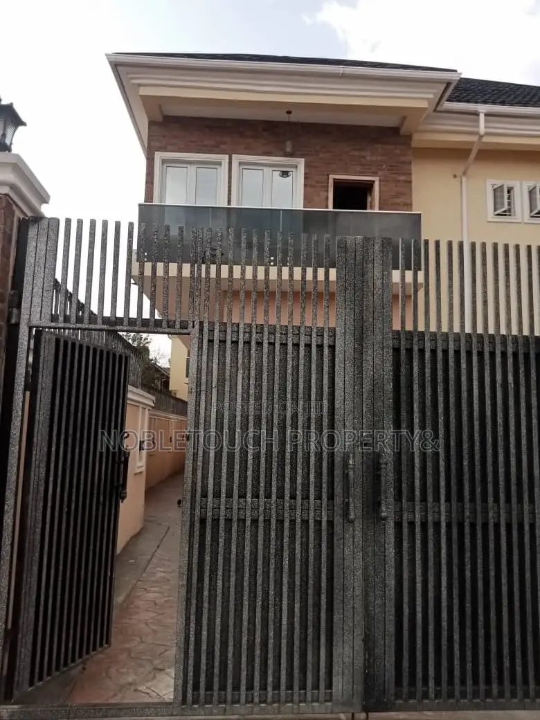 5bdrm Duplex in Ajao Estate Lagos for sale