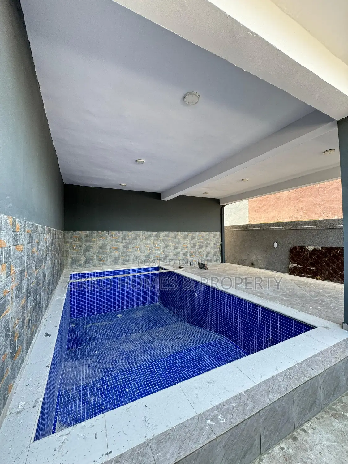 4bdrm Townhouse/Terrace in Oniru, Victoria Island for sale