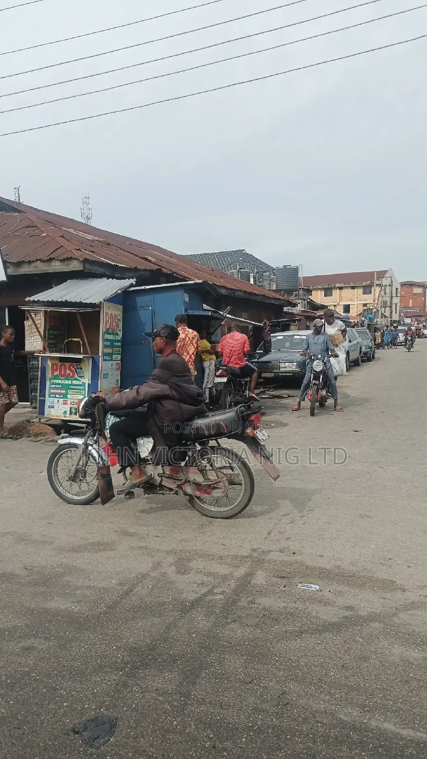 18bdrm Bungalow in Goriola By Uzor, Ajegunle for sale