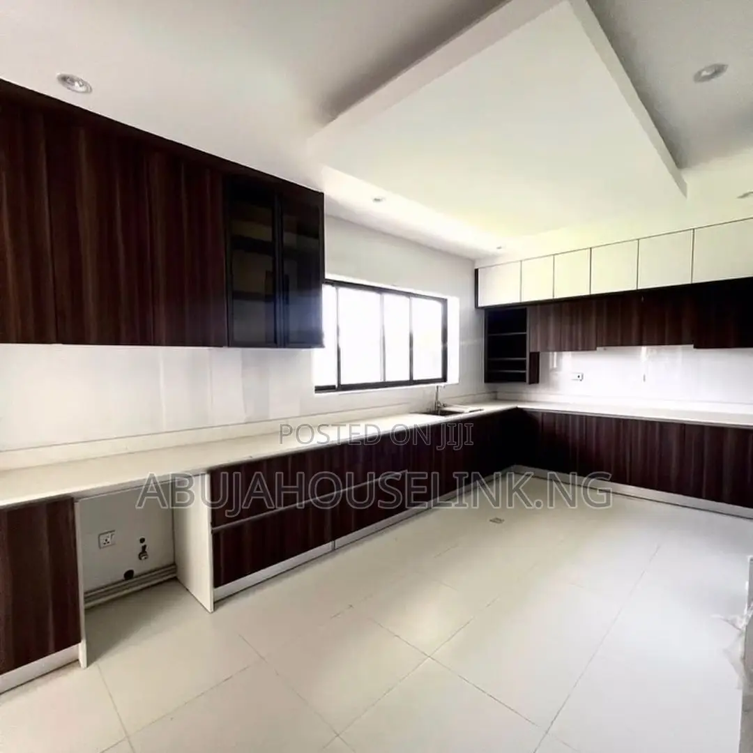 6bdrm Duplex in Life Camp Main Abuja for sale