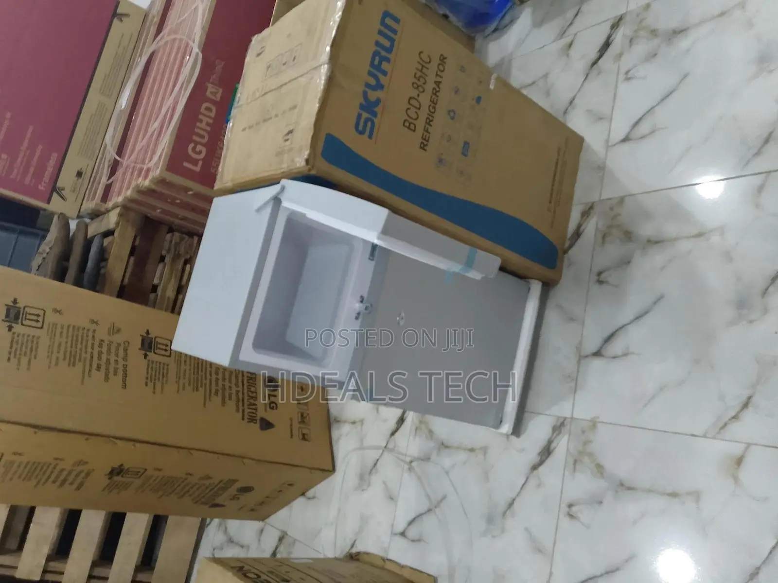 90 Litres BCD-85HC REFRIGERATOR.