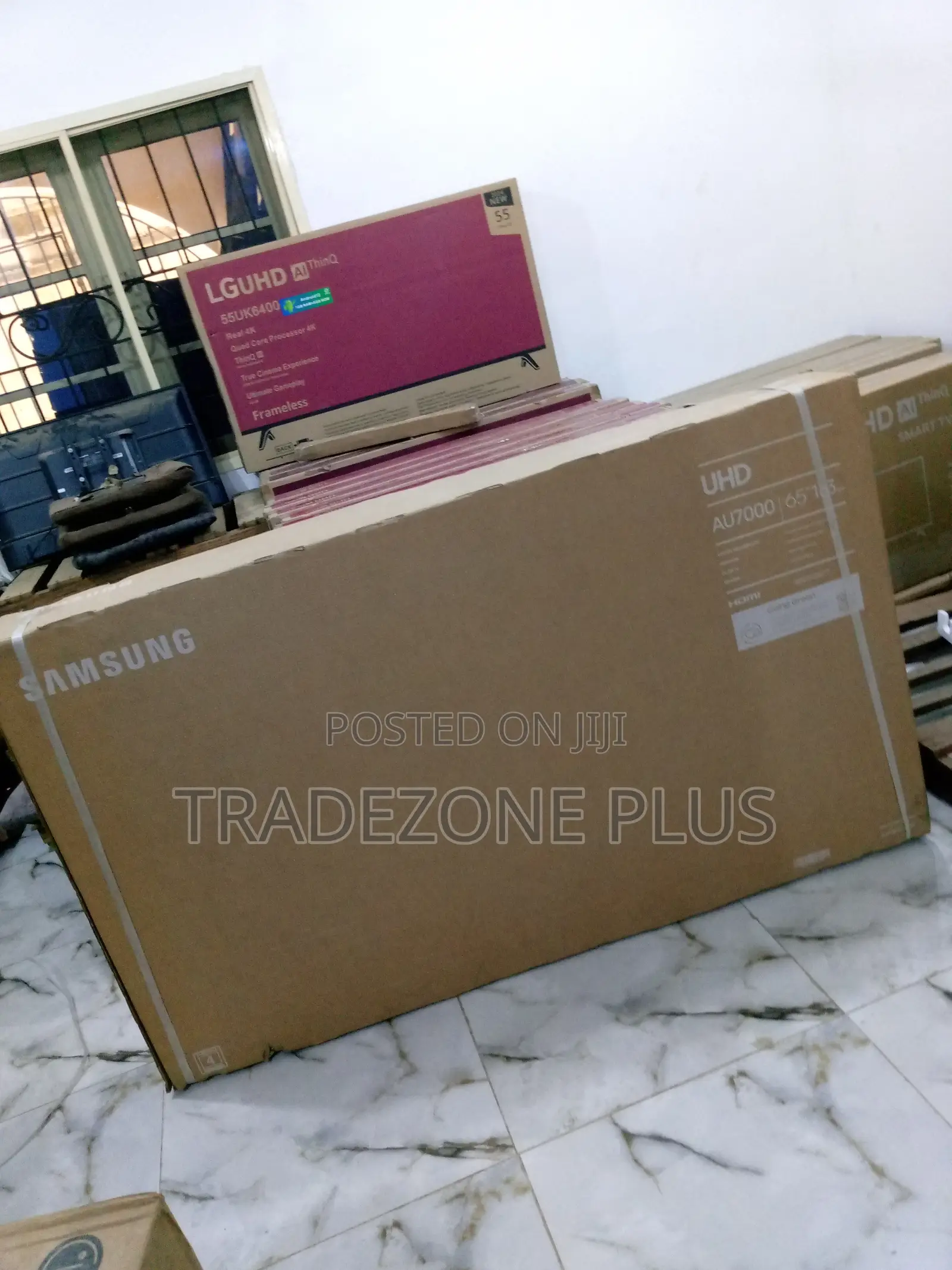 The New 65inch Samsung Smart Inch Au7000