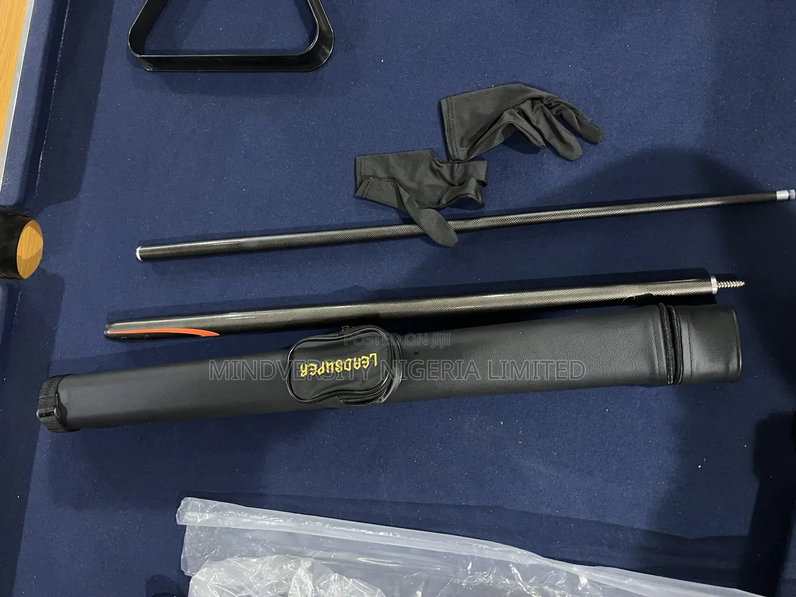 3 in 1 Fiber Cue Snooker Sticks, Bag and Gloves