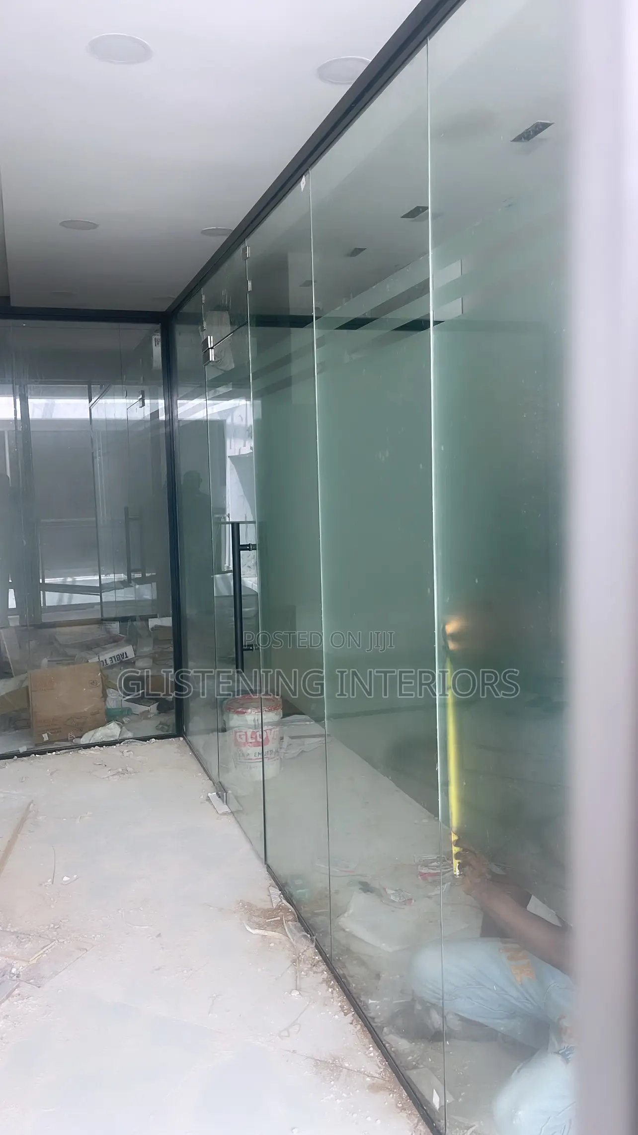 Office Partition With Frosted 10mm Tempered Glass