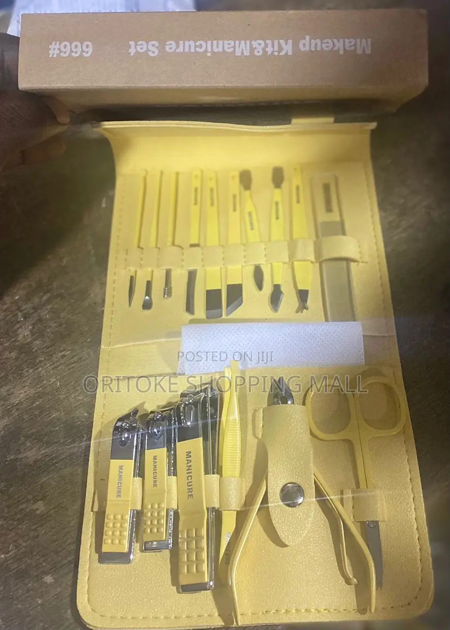 Makeup and Manure Kits