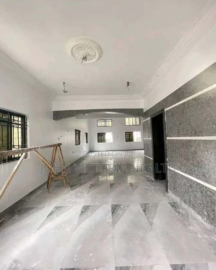 5bdrm Duplex in Tombia Estension Gra, Port-Harcourt for sale